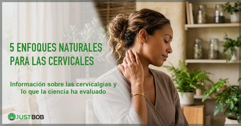 Mujer tocando suavemente la parte posterior de su cuello en un entorno de bienestar con luz natural